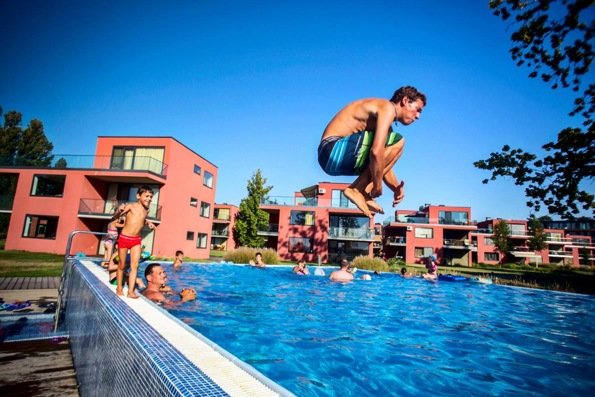 Bavaria Club Apartman Балатонлелле Экстерьер фото