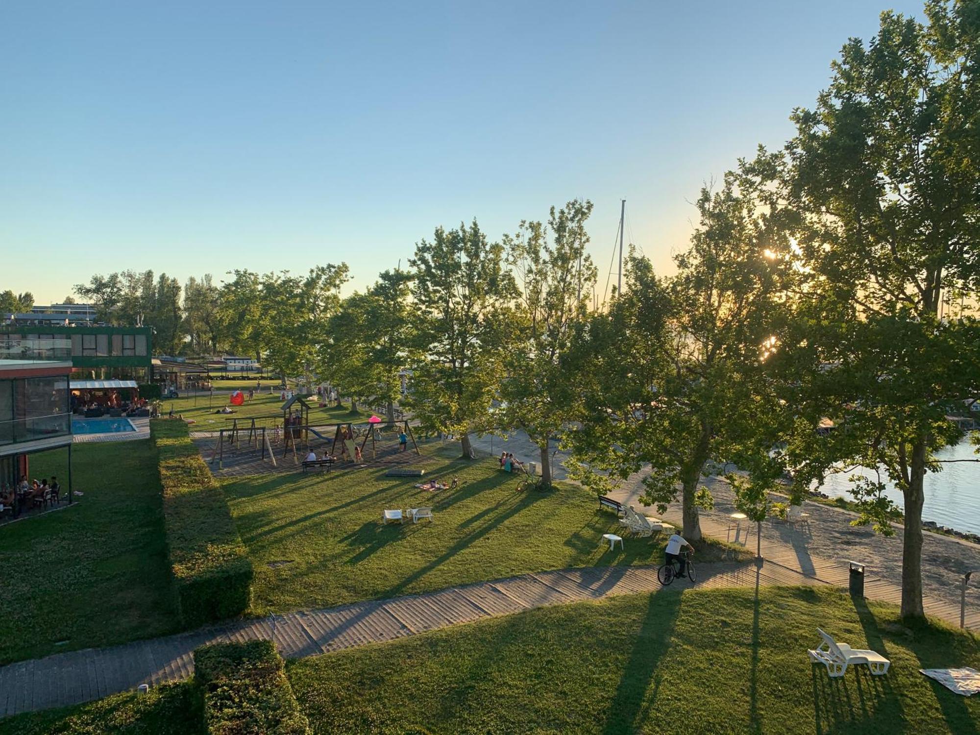 Bavaria Club Apartman Балатонлелле Экстерьер фото