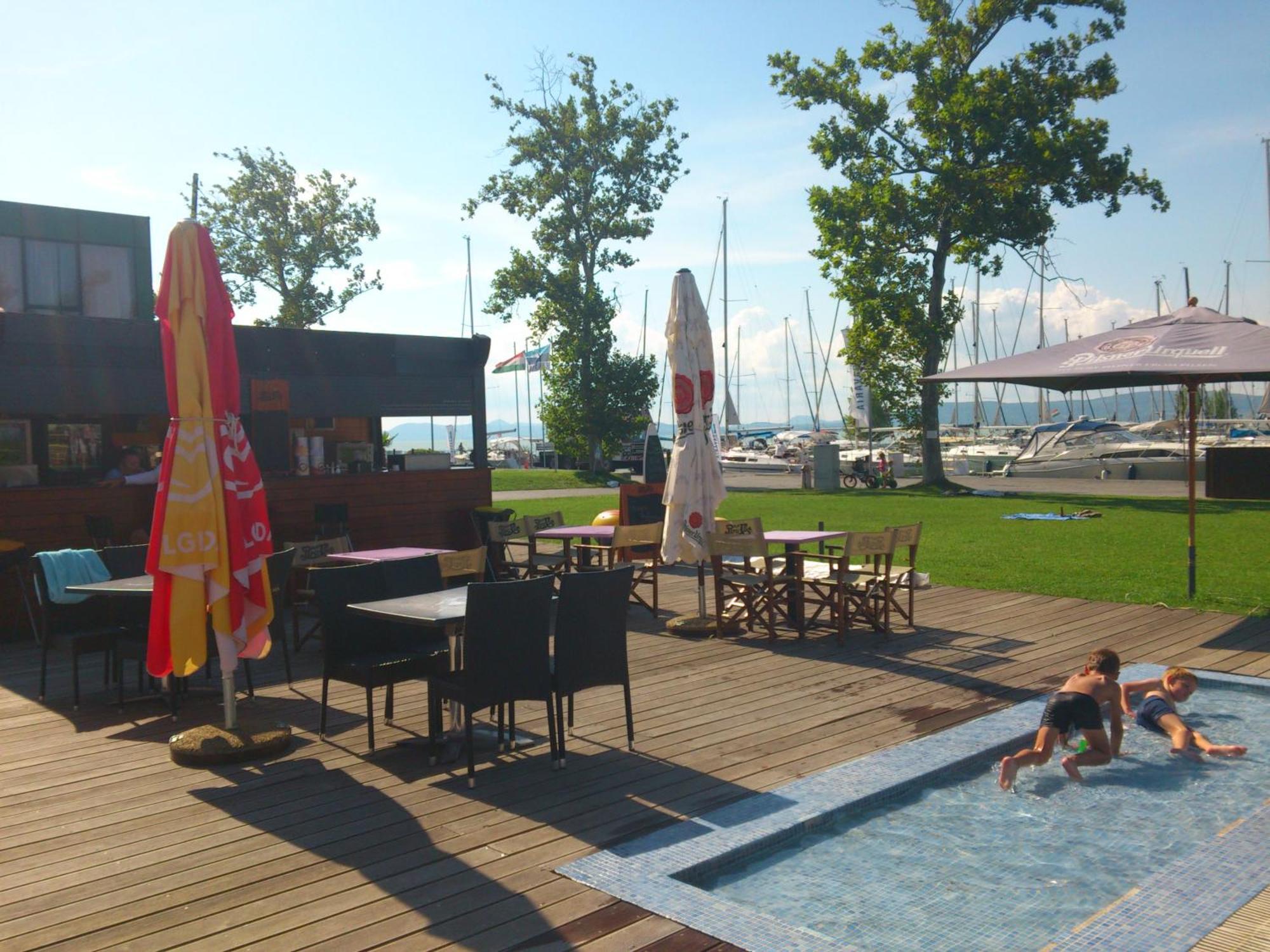 Bavaria Club Apartman Балатонлелле Экстерьер фото