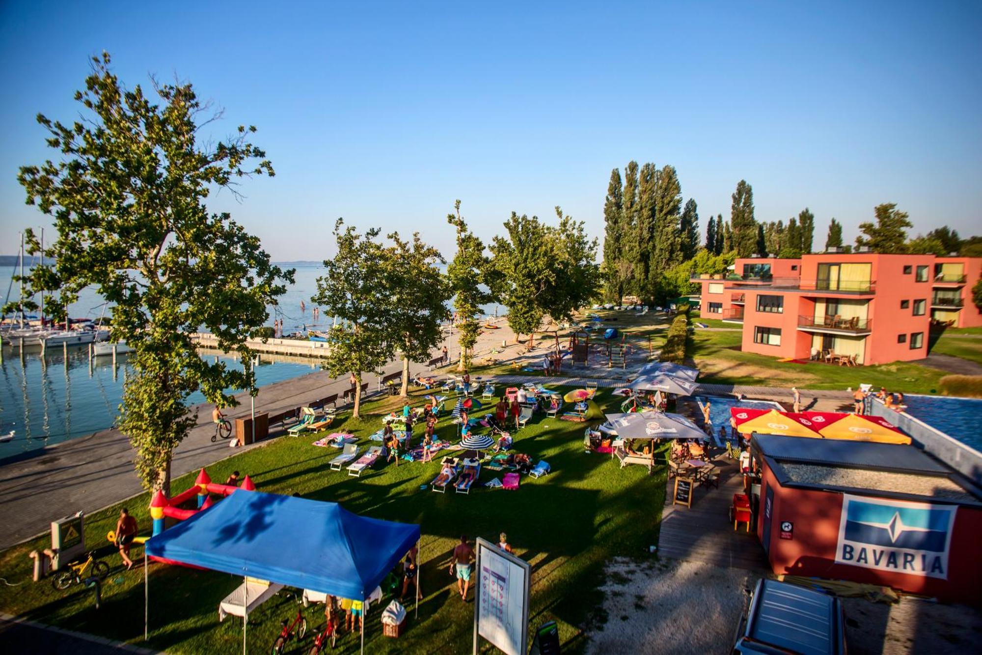 Bavaria Club Apartman Балатонлелле Экстерьер фото
