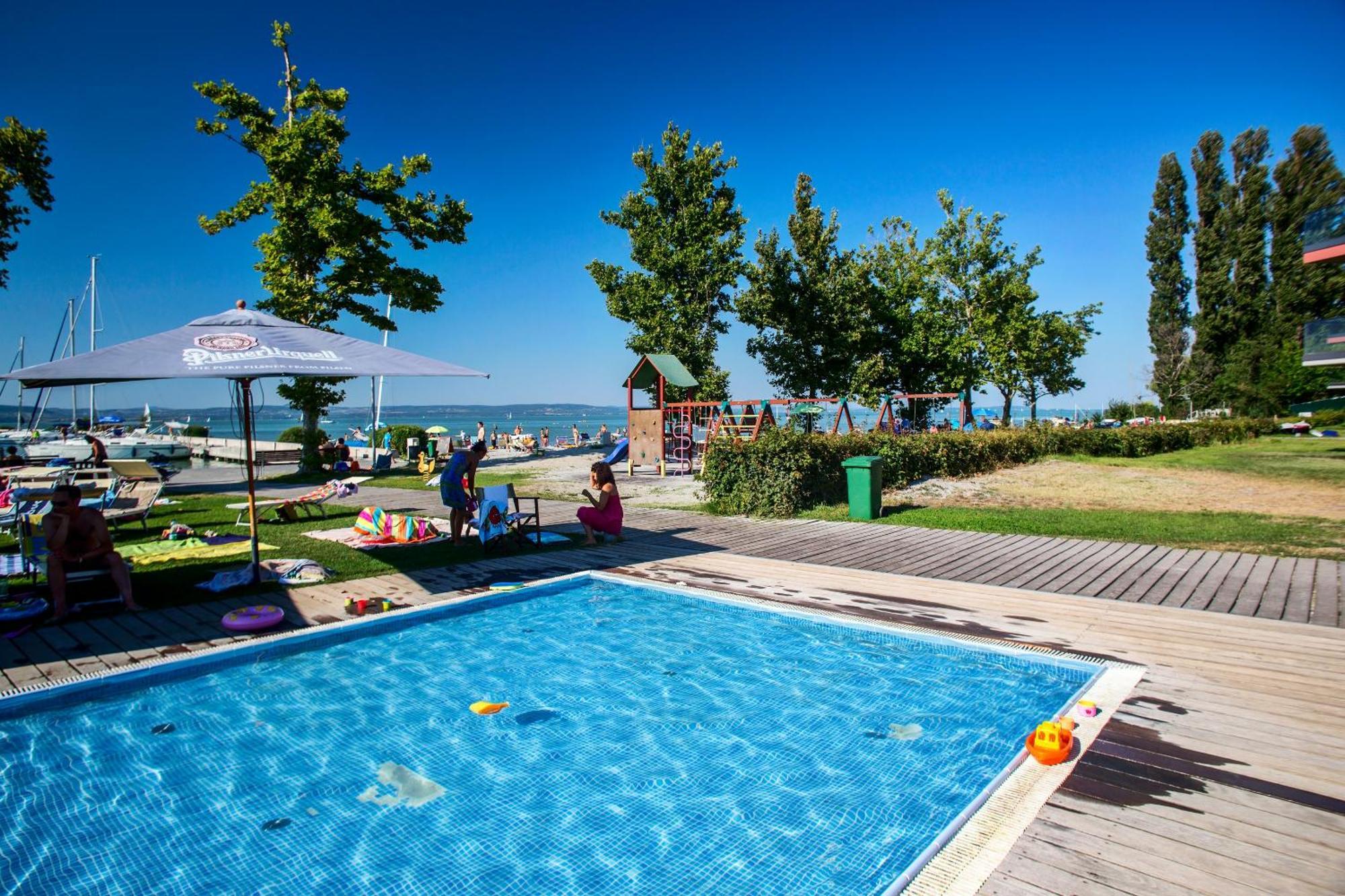 Bavaria Club Apartman Балатонлелле Экстерьер фото