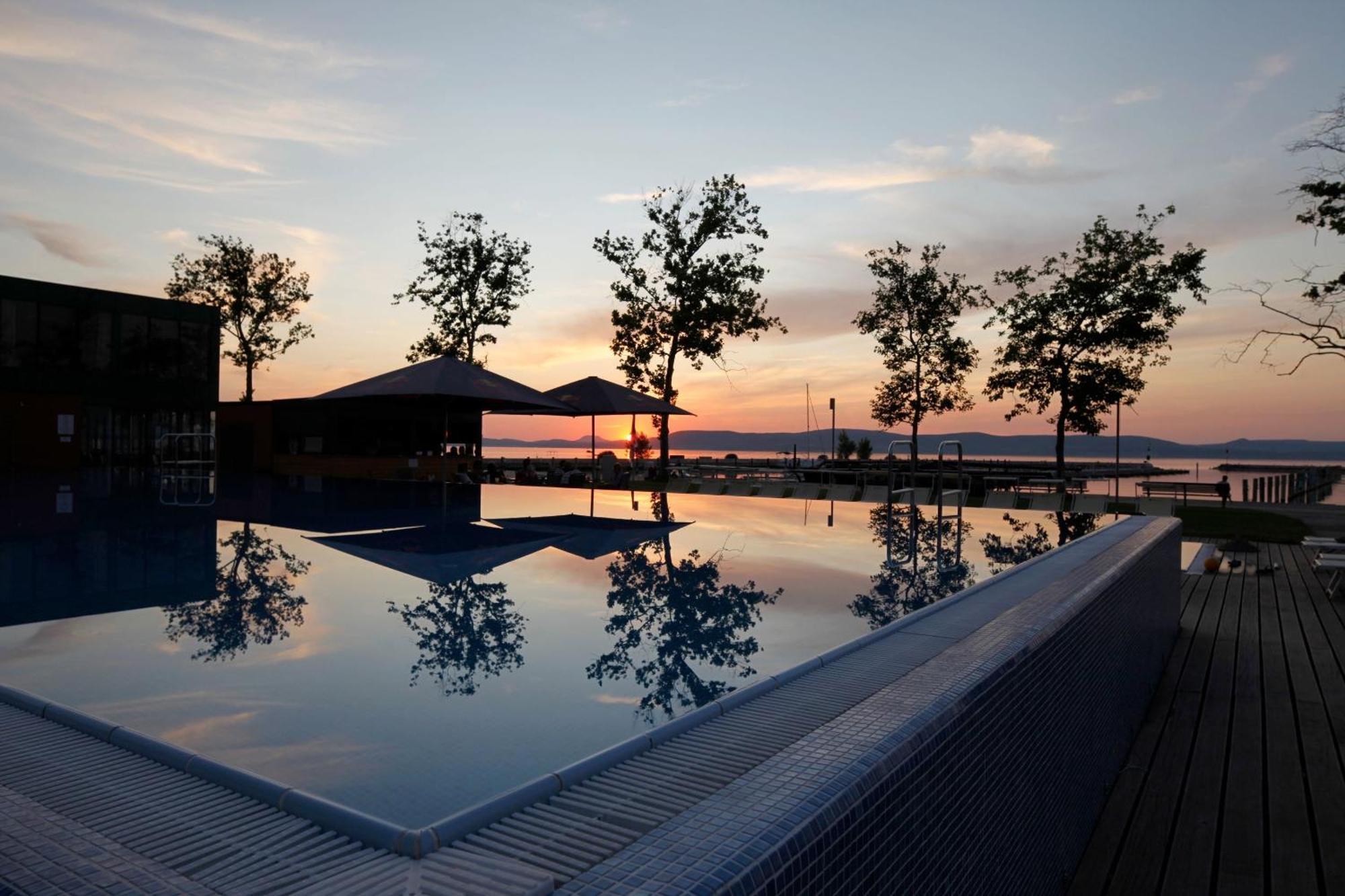 Bavaria Club Apartman Балатонлелле Экстерьер фото
